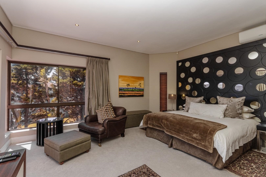8 Bedroom Property for Sale in Sunset Beach Western Cape